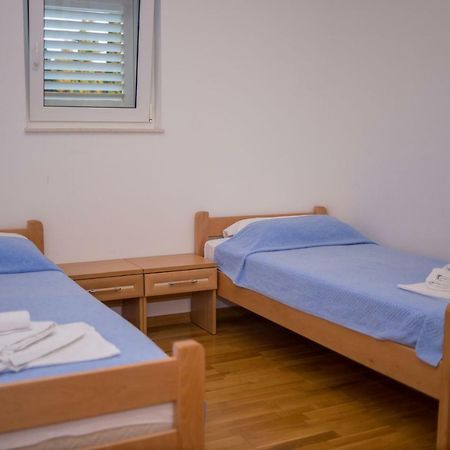 Aparthotel Marina Gromela Mirca  Ngoại thất bức ảnh