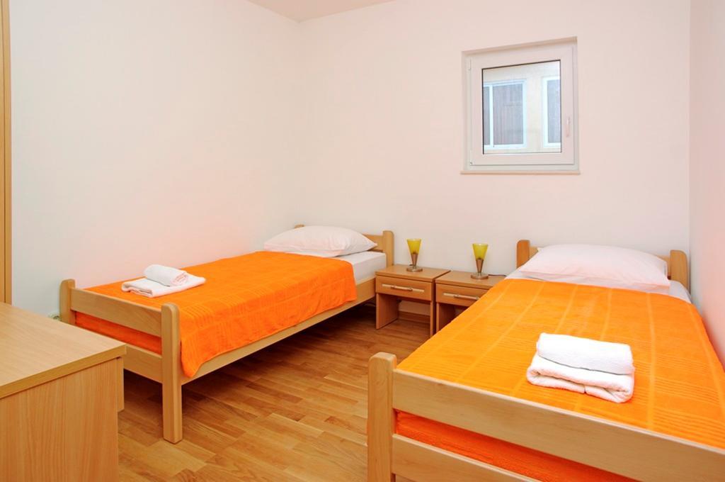 Aparthotel Marina Gromela Mirca  Phòng bức ảnh
