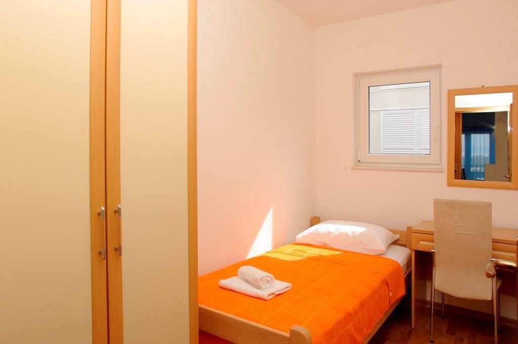 Aparthotel Marina Gromela Mirca  Phòng bức ảnh