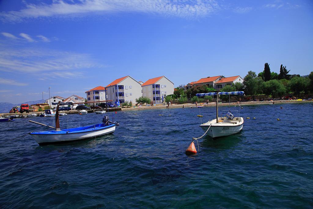 Aparthotel Marina Gromela Mirca  Phòng bức ảnh