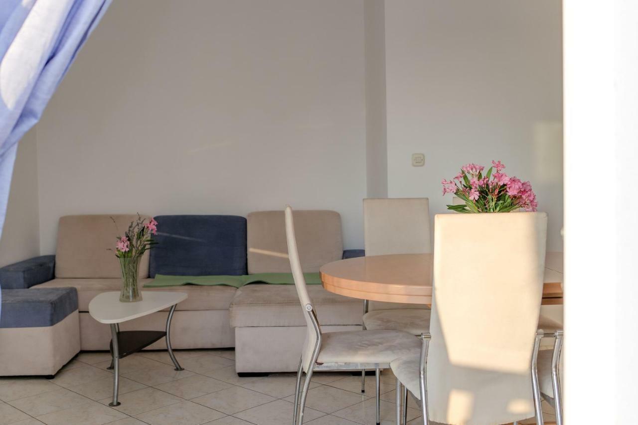 Aparthotel Marina Gromela Mirca  Ngoại thất bức ảnh